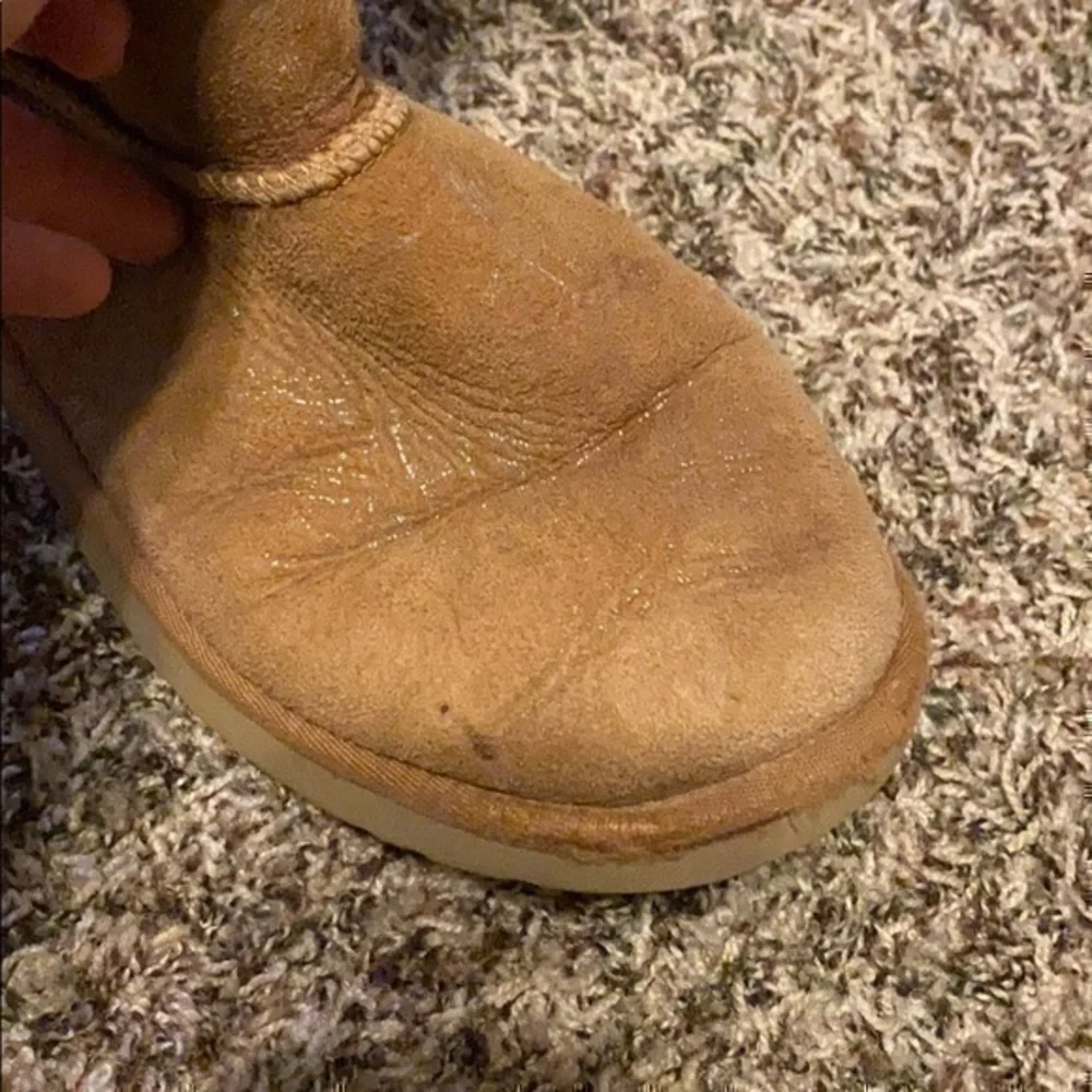 Uggs with rainbow foil size 6